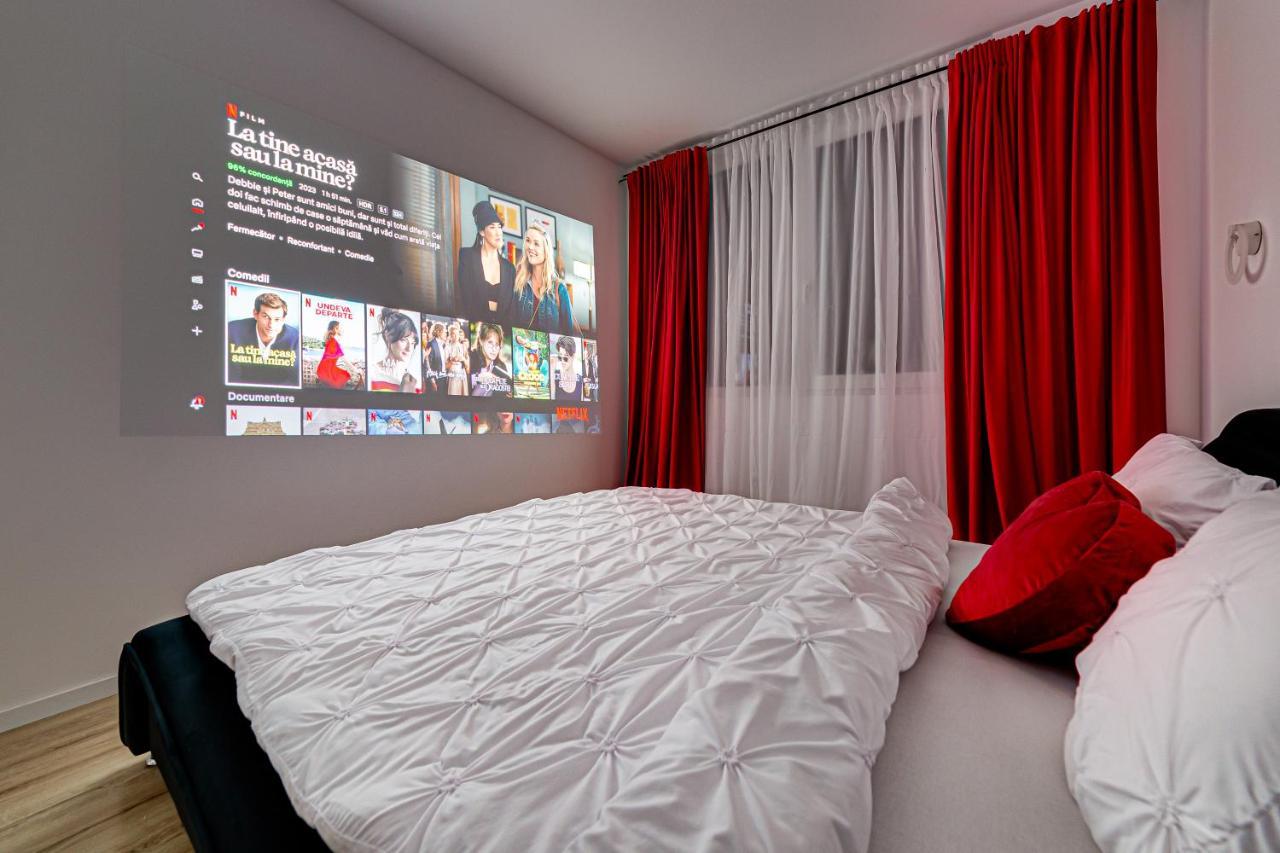 Ari Cinema Apartament With 2M Videoproiector Apartment Arad Exterior photo